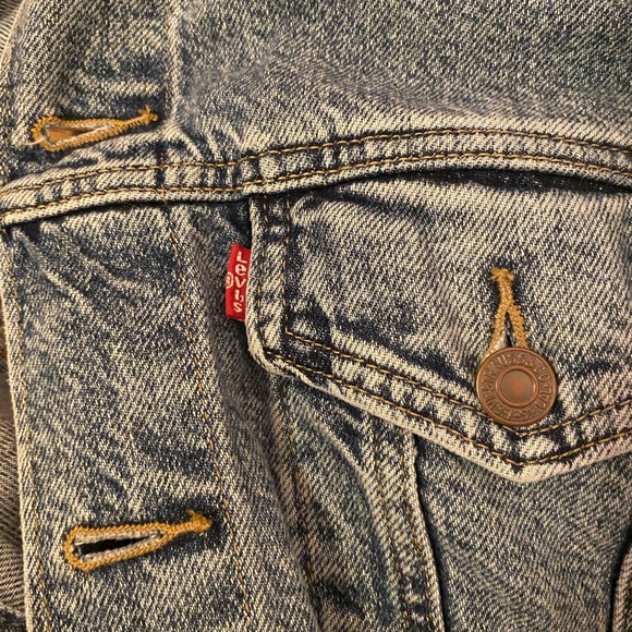 Levi’s Trucker Denim Jacket - Picture 2 of 6